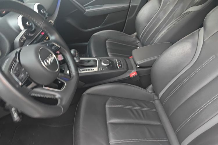 奥迪Q2L 2022款 35 TFSI 时尚动感型中控内饰19