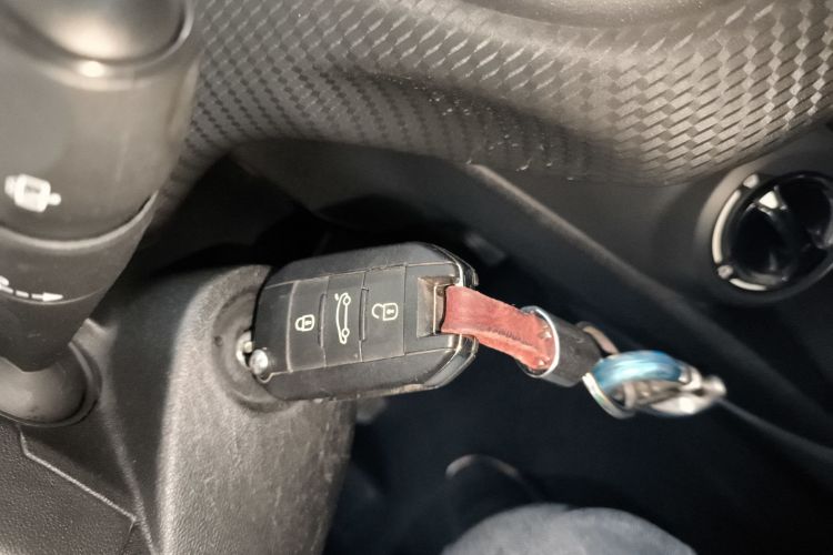 标致2008 2014款 1.6L 手动潮流版中控内饰7001