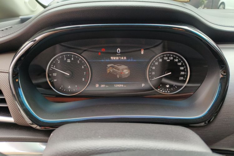 别克GL8 2020款 陆上公务舱 652T 豪华型中控内饰14