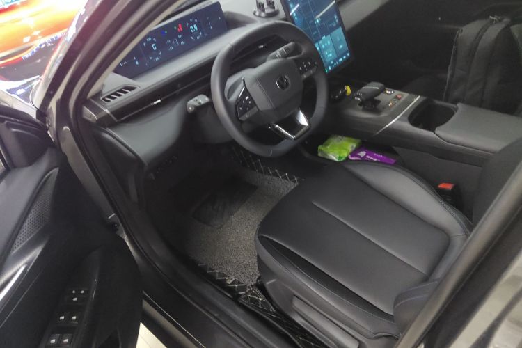 长安 逸动 2025款 蓝鲸 1.5T 500Bar尊贵型局部细节19