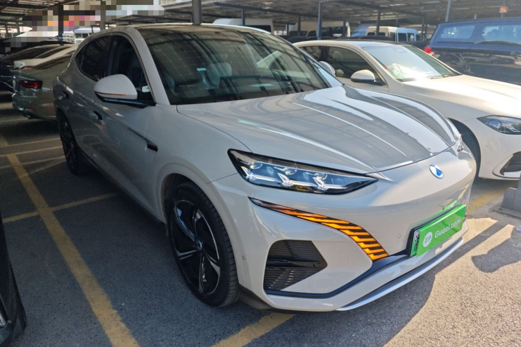 腾势N7 2023款 长续航性能版车身外观3