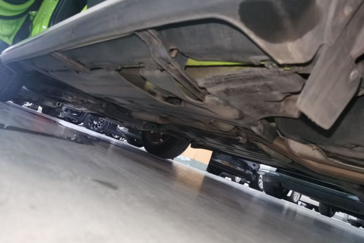 Jeep 自由侠 2017款  180T 自动劲能版局部细节9002