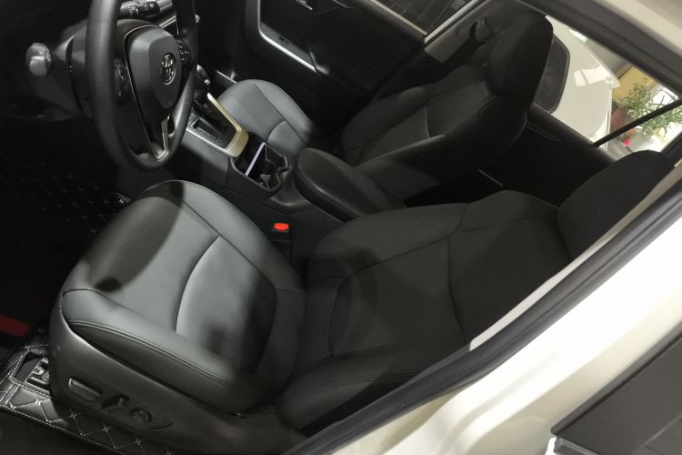 丰田 RAV4荣放 2020款 2.0L CVT两驱风尚版局部细节19