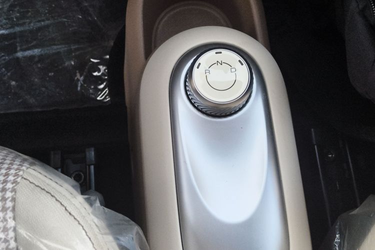 五菱汽车 宏光MINIEV 2025款 四门版 进阶款中控内饰18