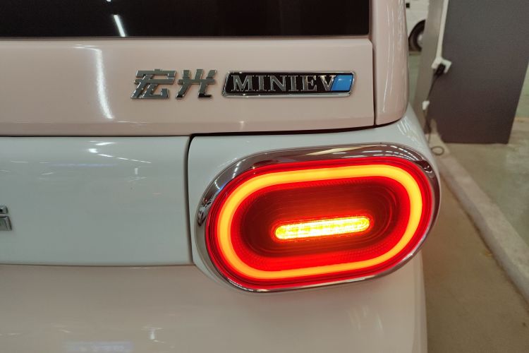 五菱汽车 宏光MINIEV 2024款 第三代 215km 进阶版车身外观9