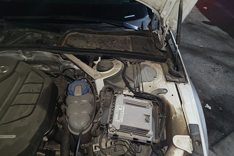 奥迪A4L 2017款 40 TFSI 进取型局部细节9007