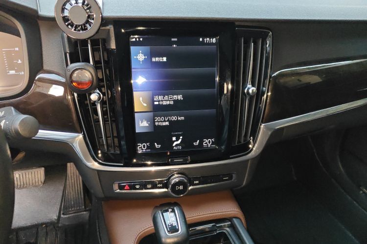 沃尔沃S90 2018款 T5 智远版中控内饰16