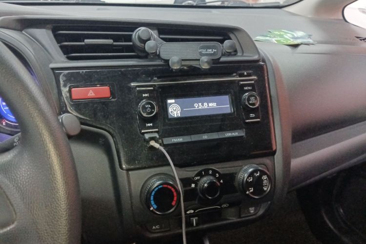 本田 飞度 2016款 1.5L LXS CVT舒适天窗版局部细节16