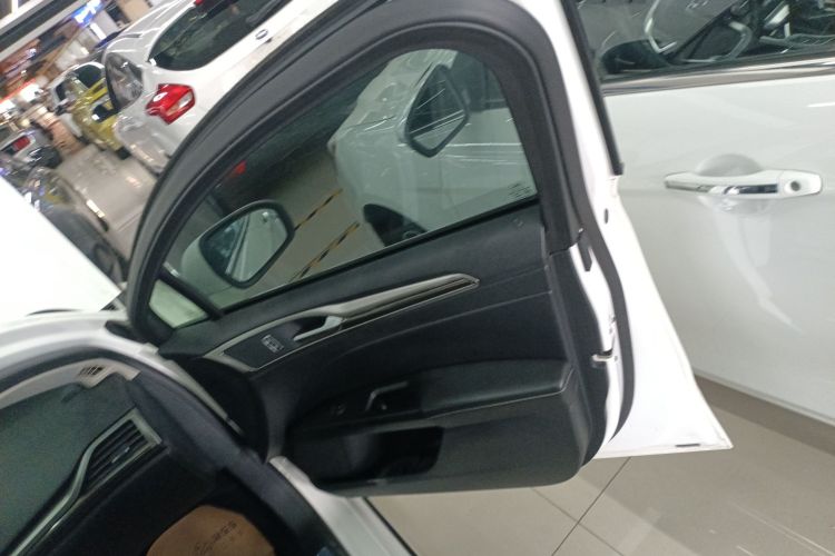 福特 蒙迪欧 2018款 EcoBoost 180 智控时尚型 国V中控内饰7005