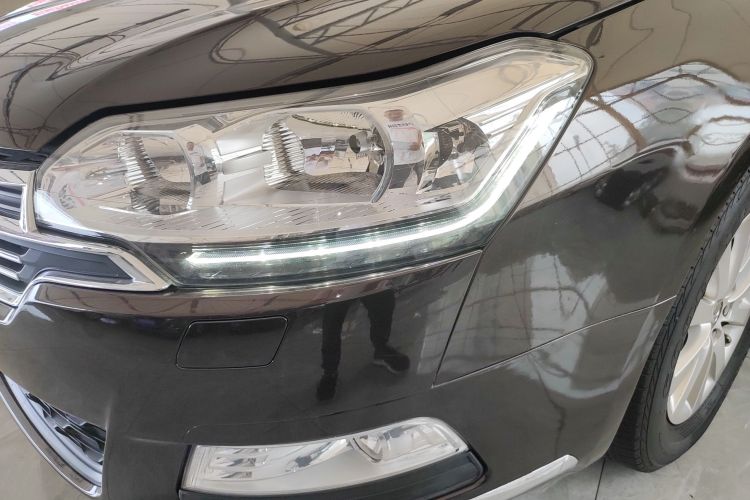 雪铁龙C5 2014款 2.0L 自动尊享型局部细节36