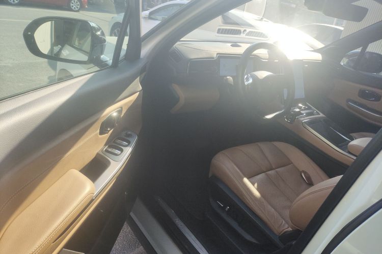 蔚来ES8 2020款 450KM 七座版中控内饰7003