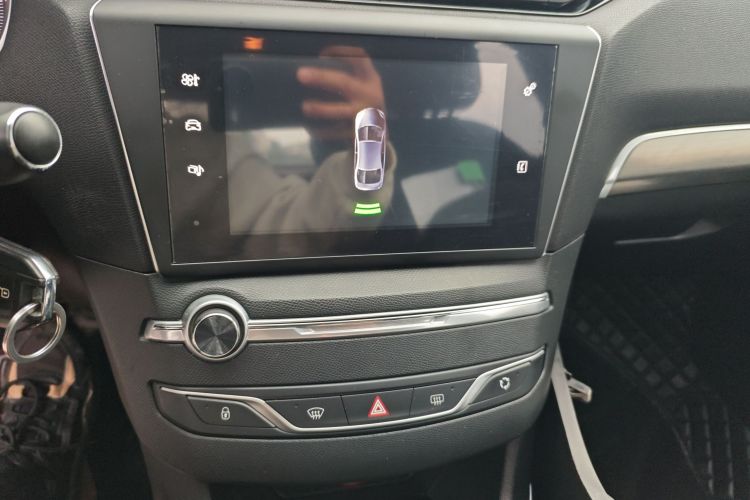 标致408 2014款 1.8L 自动豪华版中控内饰16