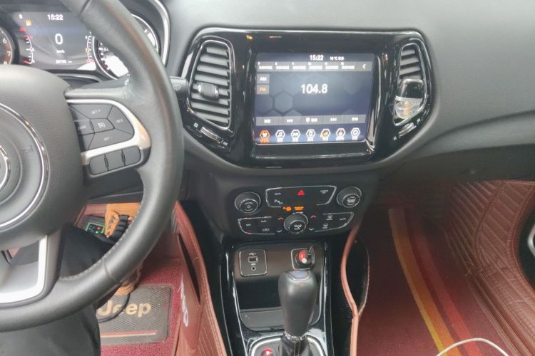 Jeep 指南者 2019款 220T 自动家享版中控内饰16