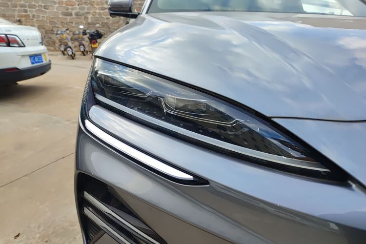 比亚迪 宋PLUS新能源 2025款 EV 智驾版 605km 旗舰型车身外观8