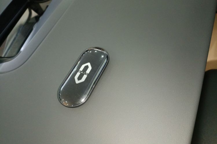 鸿蒙智行 问界M7 2022款 1.5T 四驱旗舰版中控内饰7001