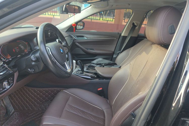 宝马5系 2021款 530Li 领先型 豪华套装中控内饰19