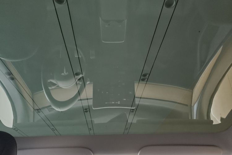 特斯拉 Model Y 2022款 Performance高性能全轮驱动版中控内饰22