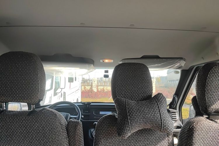 江铃福顺 2023款 2.0T 手动短轴低顶商运型多功能乘用车6座 双开尾门中控内饰22