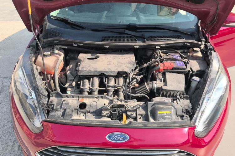 福特 嘉年华 2013款 两厢 1.5L 自动时尚型机舱底盘24