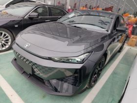 长安UNI-V 2024款 1.5T 尊贵型