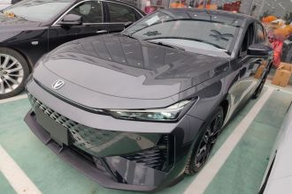 长安UNI-V 2024款 1.5T 尊贵型