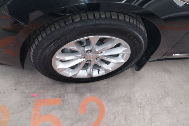 别克 君越 2022款 552T 豪华型车身外观6007