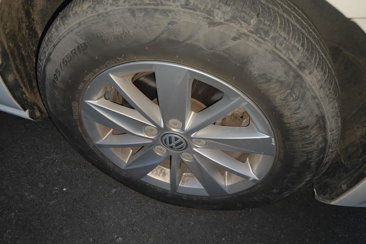 大众 高尔夫 2015款 1.6L 手动时尚型车身外观10