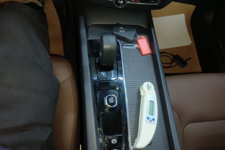 沃尔沃XC60 2024款 B5 四驱智逸豪华版中控内饰18