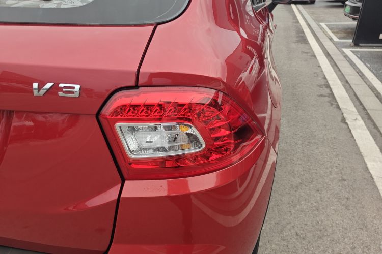 中华V3 2016款 1.5L 手动舒适型车身外观6006