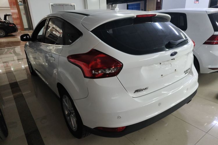 福特 福克斯 2018款 两厢经典 EcoBoost 180 自动精英型车身外观4