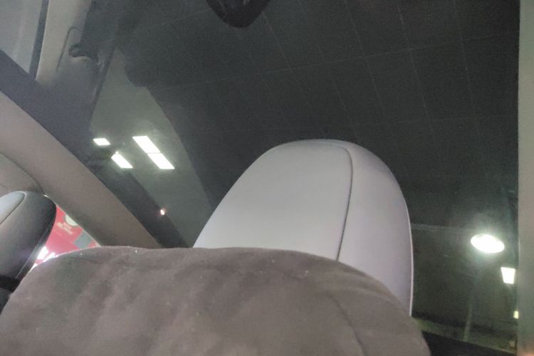 特斯拉 Model Y 2022款 改款 后轮驱动版中控内饰22