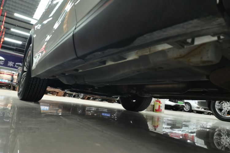 中华V6 2018款 1.5T 自动豪华型机舱底盘30