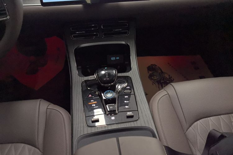 比亚迪 汉 2022款 EV 创世版 715KM前驱旗舰型局部细节18