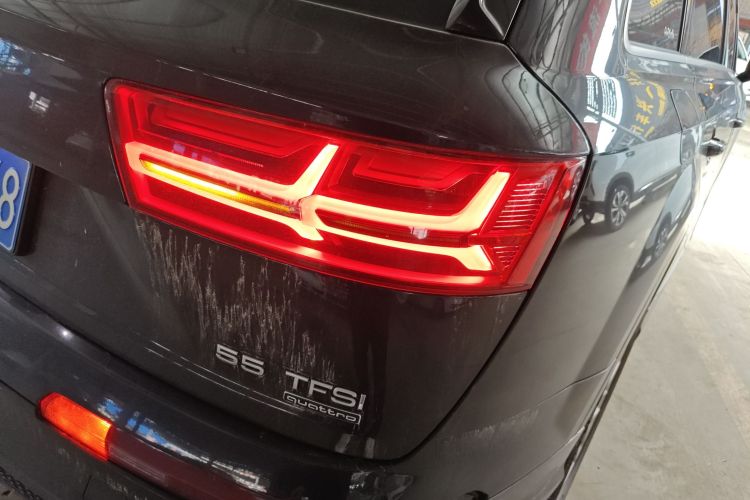 奥迪Q7 2019款 55 TFSI 技术型车身外观6006