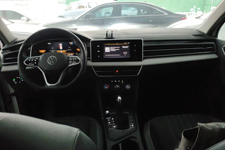 大众 途观L 2023款 330TSI 自动两驱舒享版中控内饰7002