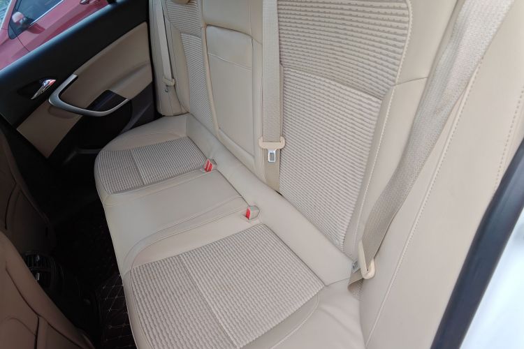 别克 君威 2014款 2.0L 领先时尚型中控内饰7004