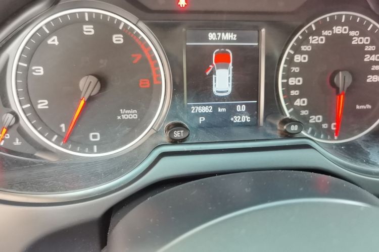 奥迪Q5 2010款 2.0TFSI 舒适型中控内饰15