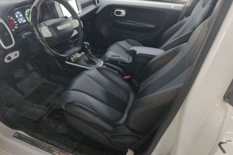 荣威 科莱威CLEVER 2022款 311km元气啵啵版中控内饰19