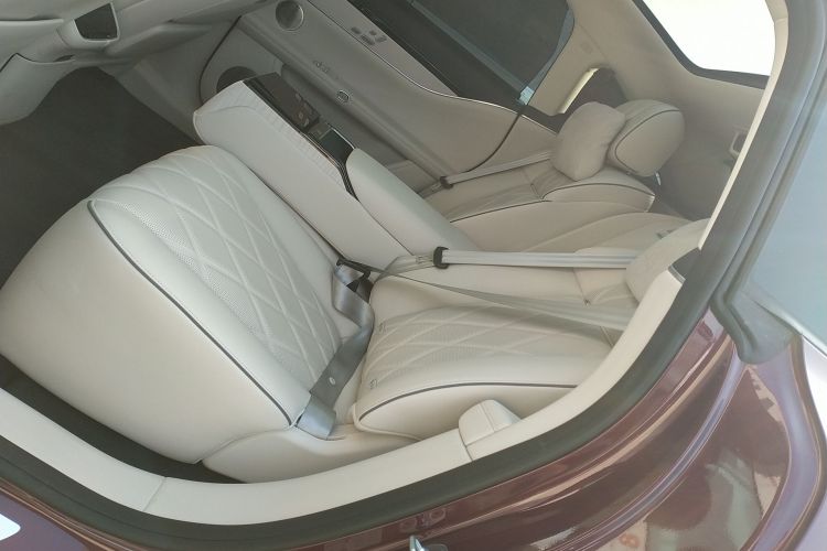 鸿蒙智行 享界S9 2025款 增程 Ultra中控内饰7004