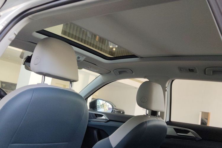 大众 途岳 2023款 300TSI 两驱月尊版中控内饰22