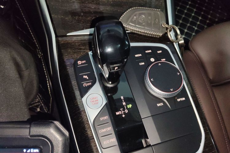 宝马3系 2021款 325Li M运动套装中控内饰18