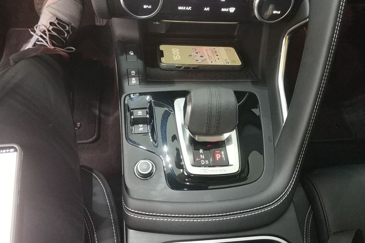 捷豹E-PACE 2024款 耀黑运动版 R-DYNAMIC SE BLACK局部细节18