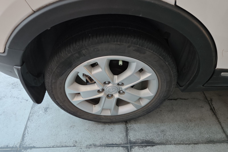 长安CS15 2016款 1.5L 手动时尚版车身外观6008