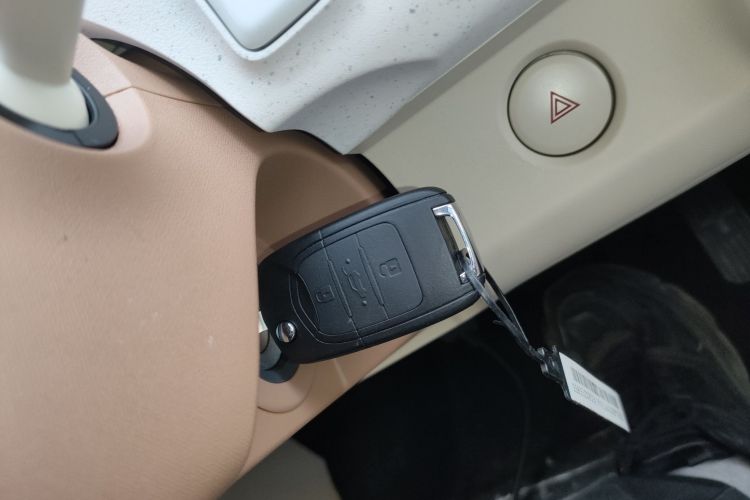 五菱汽车 宏光MINIEV 2024款 第三代 215km 青春版中控内饰11