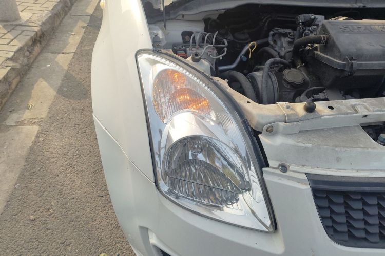 铃木 雨燕 2014款 1.3L 手动标准型车身外观6006