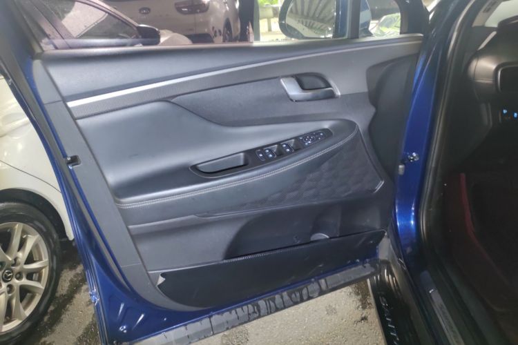 现代 胜达 2019款 380 TGDi GLS 自动两驱豪华版 国VI中控内饰47