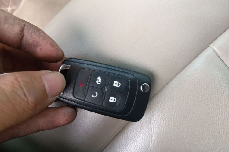 别克GL8 2018款 28T 尊贵型 国VI中控内饰11