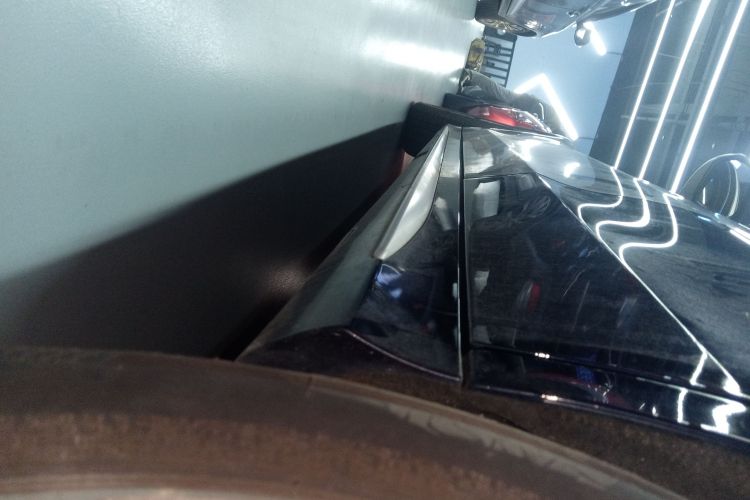 奔驰C级 2017款 C 180 L 运动版局部细节9002