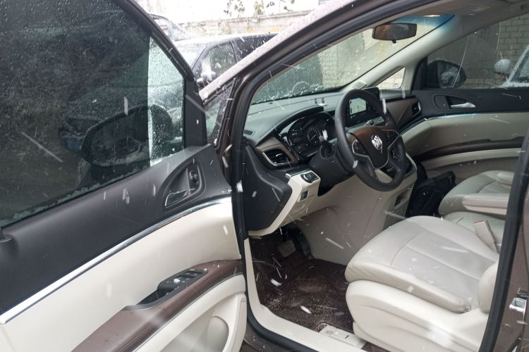 别克GL8 2023款 陆上公务舱 智享型中控内饰7003