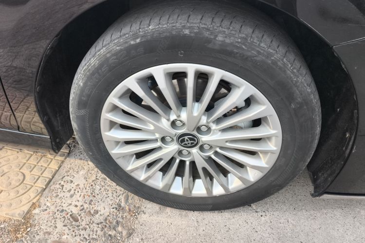 丰田 凯美瑞 2024款 双擎 2.0HGVP 豪华版车身外观10